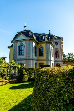 Dornburg Şatosu yakınlarındaki Jena ve Naumburg arasındaki güzel Saale Vadisi 'nde seyahat ederken Thüringen - Almanya