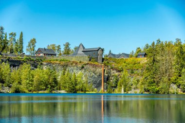 Lehesten am Rennsteig - Thüringen - Almanya yakınlarındaki güzel Thuringian Kayrak Parkı 'nda yaz sonu yürüyüşü