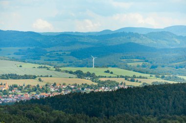 Breitungen - Thüringen yakınlarındaki Frankenberg şatosu ve Ple Berg çevresinde harika bir bahar yürüyüşü Almanya 'da bir harabe.