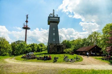 Breitungen - Thüringen yakınlarındaki Frankenberg şatosu ve Ple Berg çevresinde harika bir bahar yürüyüşü Almanya 'da bir harabe.