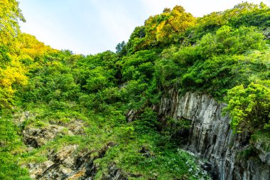 Watermouth yakınlarındaki Kuzey Devon sahilinde fantastik bir günbatımı - Birleşik Krallık