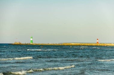 Rostock-Mecklenburg-Vorpommern 'in hemen dışındaki Warnemnde plajında yaz sonlarına doğru oluşan bazı titreşimler hissediyoruz.