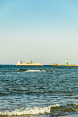 Rostock-Mecklenburg-Vorpommern 'in hemen dışındaki Warnemnde plajında yaz sonlarına doğru oluşan bazı titreşimler hissediyoruz.