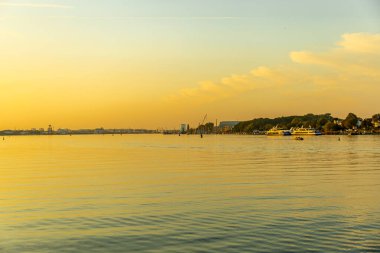 Şehir, Baltık Denizi 'ndeki Hanseatic kenti Rostock' ta, Mecklenburg-Vorpommern - Almanya