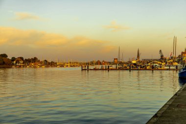 Şehir, Baltık Denizi 'ndeki Hanseatic kenti Rostock' ta, Mecklenburg-Vorpommern - Almanya