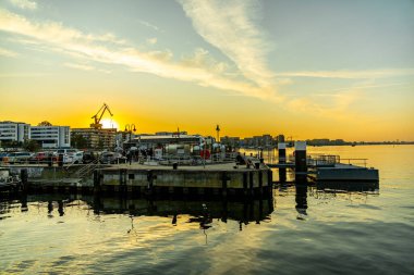 Şehir, Baltık Denizi 'ndeki Hanseatic kenti Rostock' ta, Mecklenburg-Vorpommern - Almanya