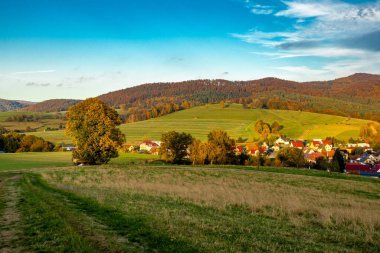Schmalkalden 'de kısa sonbahar yürüyüşü harika bir günbatımı ile - Thüringen - Almanya