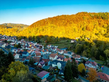 Kleinschmalkalden - Thüringen - Almanya yakınlarındaki Henkeltpfchen Güz Ormanı