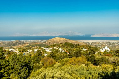 Güney Ege 'deki Yunanistan' ın Kos adasının en yüksek noktasına - Dikeos Dağı - Yunanistan 