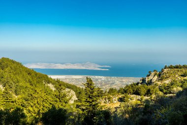 Güney Ege 'deki Yunanistan' ın Kos adasının en yüksek noktasına - Dikeos Dağı - Yunanistan 