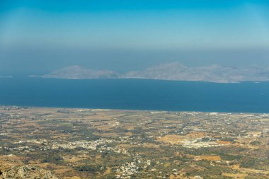 Güney Ege 'deki Yunanistan' ın Kos adasının en yüksek noktasına - Dikeos Dağı - Yunanistan 