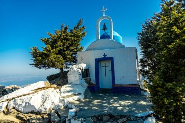 Güney Ege 'deki Yunanistan' ın Kos adasının en yüksek noktasına - Dikeos Dağı - Yunanistan 