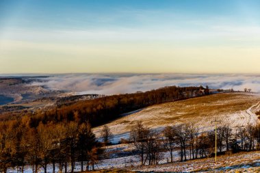 Gün batımı güzel Rhn 'de, Frankenheim - Thüringen - Almanya yakınlarındaki Noah' s Sail izleme platformunda.