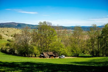 Hmpfershausen yakınlarındaki Thuringian Rhn 'da bahar yürüyüşü - Almanya 