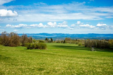 Hmpfershausen yakınlarındaki Thuringian Rhn 'da bahar yürüyüşü - Almanya 