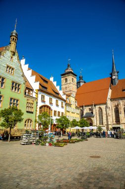 Thüringen Ormanı 'nın güneybatı yamacındaki Schmalkalden kasabasında yaz yürüyüşü