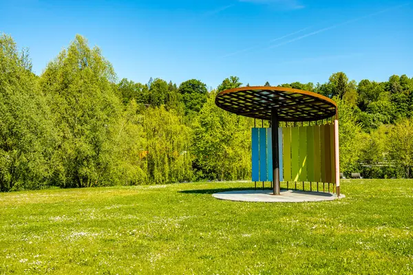 Thüringen Ormanı 'nın güneybatı yamacındaki Schmalkalden kasabasında yaz yürüyüşü