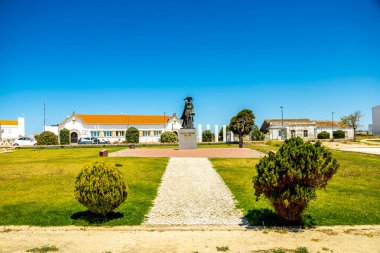 Sagres-Portekiz liman kasabasının kapılarındaki güzel Algarve 'de yaz yürüyüşü.