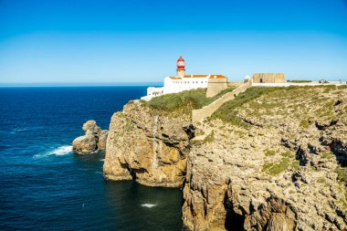 Sagres yakınlarındaki Cabo de So Vicente 'deki Avrupa anakarasının güney-batı ucuna seyahat ediyoruz.