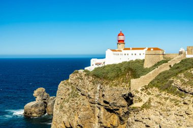 Sagres yakınlarındaki Cabo de So Vicente 'deki Avrupa anakarasının güney-batı ucuna seyahat ediyoruz.