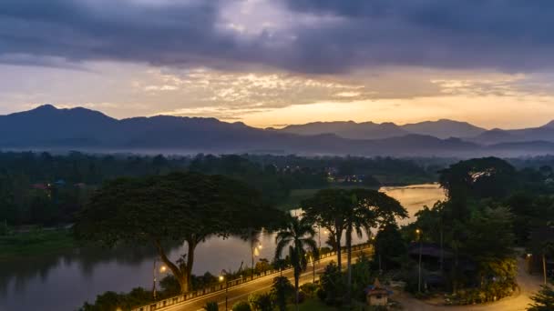 Відеозапис Величного Сходу Сонця Куала Канґсар Перак Малайзія — стокове відео