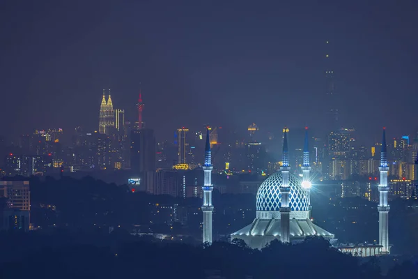 말레이시아 2023년 16일 설정의 빛나는 색상의 영상은 이슬람 건축의 진정한 — 스톡 사진