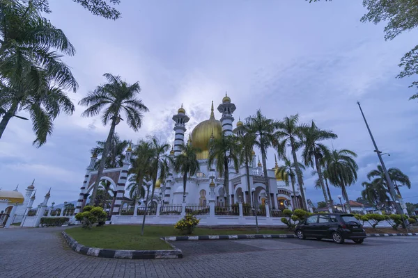 말레이시아 쿠알라 칸사르 2023년 21일 쿠알라 칸사르의 세레네 우부디아 모스크를 — 스톡 사진