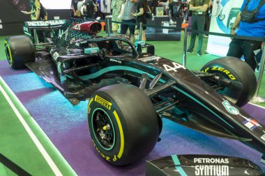 Kuala Lumpur, Malezya - 5 Mayıs 2023: Petronas Mercedes AMG F1 W14 E Perfomance car Malezya Otomotiv 2023 'te sergilenmektedir