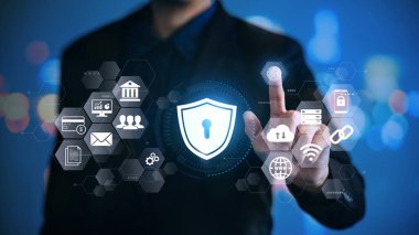 Siber suç ve siber güvenlik kavramı. El gösterimi koruma sistemleri, ağlar ve dijital saldırılara karşı programlar. E- posta, hackleme şifresi ve kişisel veri sağlayan internet bağlantılı sistemlerin korunması. Hacker yazılımı veya kötü amaçlı yazılım.