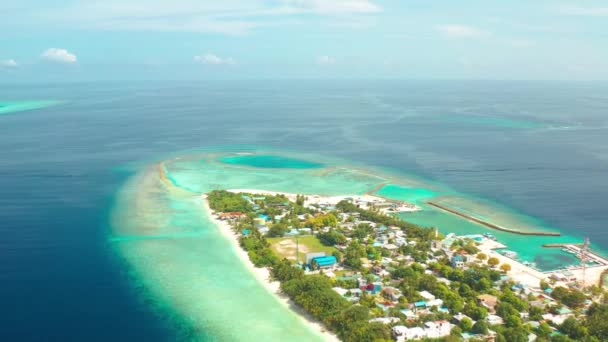 Ilha Tropical Local Ukulhas Maldivas Com Praia Areia Branca Água — Vídeo de Stock