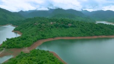 Vietnam 'daki Budist Dağ Manastırları' nın hava görüntüsü