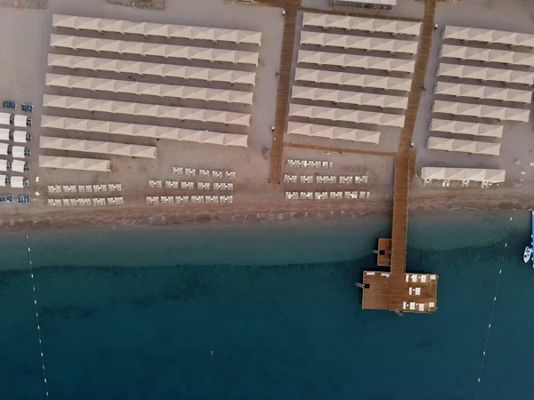 Deniz kıyısındaki güneş pansiyonları, hava manzarası 
