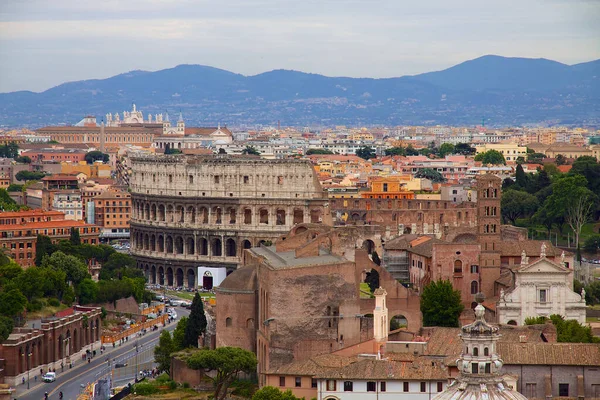 Photo Shows Panoramic View Roman Forum Colosseum Two Iconic Landmarks — Stock Photo, Image