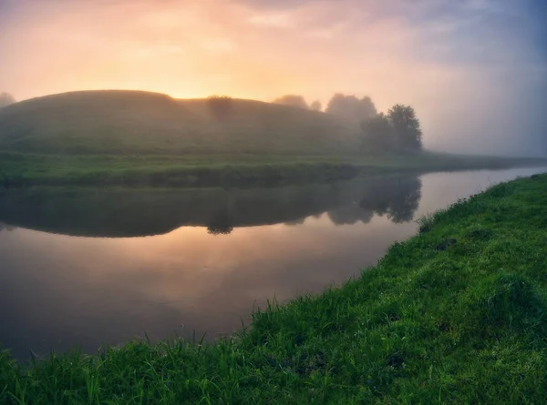 Vacker Vår Soluppgång Över Flodstranden Typ Ukraina — Stockfoto