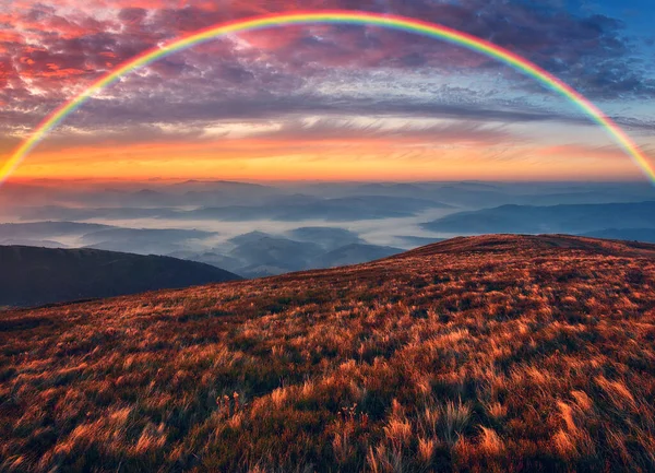 Arcobaleno Sulle Montagne Mattina Autunno Nei Carpazi Natura Dell Ucraina — Foto Stock