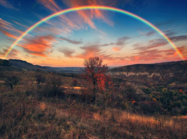 Arcobaleno Con Nuvole Sopra Canyon Paesaggio Autunnale Natura Dell Ucraina — Foto Stock