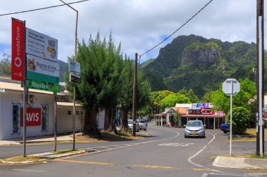 Avarua 'da bir cadde, Cook Adalarından biri olan Rarotonga' nın ana kasabası. 18 Ekim 2022