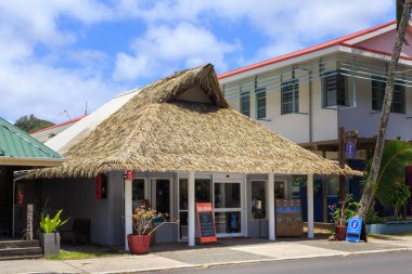 Cook Adaları Turizmi tarafından işletilen Avarua, Rarotonga 'daki Ziyaretçi Bilgi Merkezi. 18 Ekim 2022