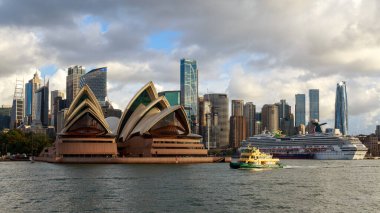 Sydney Opera Evi ve Sydney Limanı 'ndan görülen 