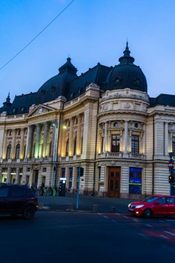 Romanya 'nın başkenti Bükreş' te sabah ve akşam araba trafiği, kirlilik, trafik sıkışıklığı