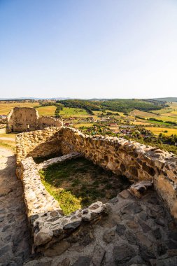 Romanya 'nın Transilvanya kentindeki ünlü Rupea kalesi. Rupa Kalesi (Cetatea Rupea)