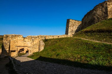 Romanya 'nın Transilvanya kentindeki ünlü Rupea kalesi. Rupa Kalesi (Cetatea Rupea)