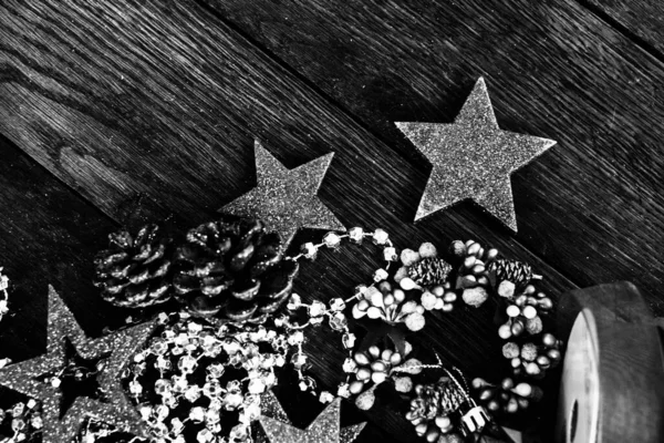 Geschmückter Weihnachtsschmuck Und Verschwommenes Licht — Stockfoto
