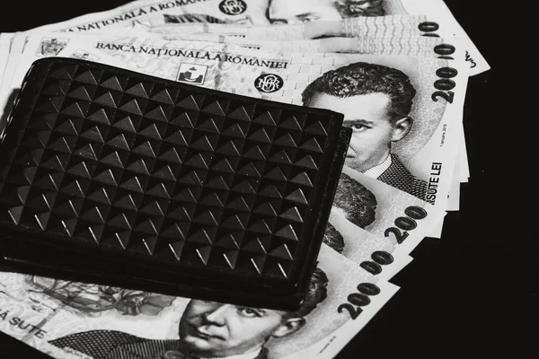 Billetes Dinero Rumano Lei Billetera Negra Aislados —  Fotos de Stock