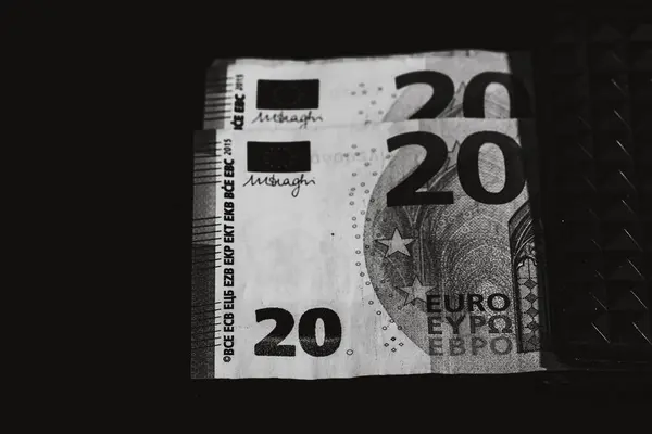 20欧元钞票 黑色皮夹 — 图库照片
