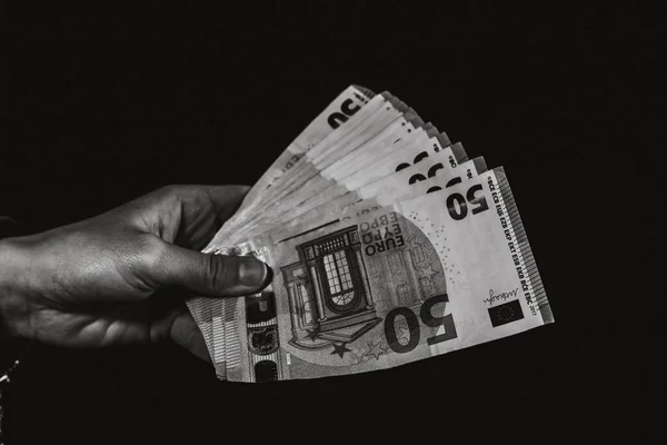 Μέτρηση Χεριών Και Επίδειξη Χρημάτων Ευρώ Παροχή Χρημάτων Παγκόσμια Έννοια — Φωτογραφία Αρχείου