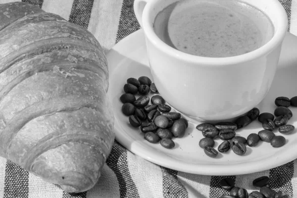 Υπέροχο Φρέσκο Κρουασάν Ζαχαροπλαστικής Γαλλικό Κρουασάν Πρωινό — Φωτογραφία Αρχείου