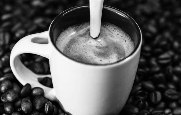Μαύρο Φλιτζάνι Καφέ Πρωινός Καφές Έννοια — Φωτογραφία Αρχείου