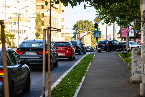 Autó Forgalom Csúcsforgalomban Autószennyezés Közlekedési Dugó Bukarestben Románia 2022 — Stock Fotó