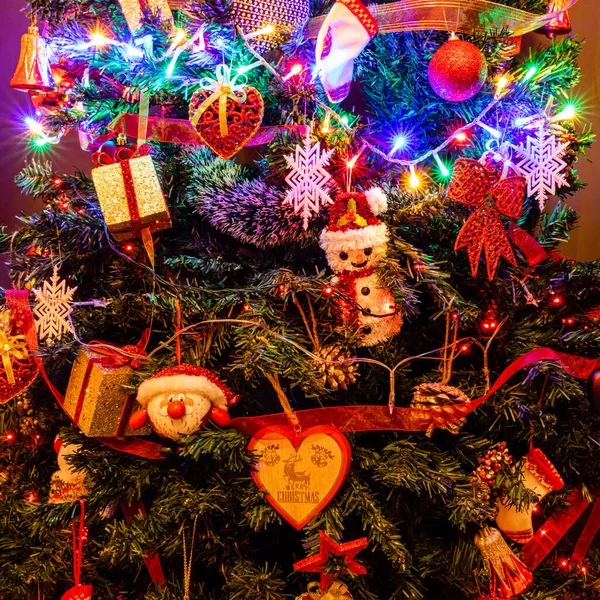 Decoraciones Del Árbol Navidad Con Luces Navidad — Foto de Stock